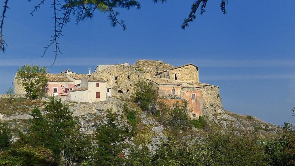 La Maison De Marie-Jeanne - Le Rocher D'Ongles Екстериор снимка
